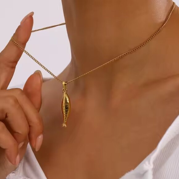 Waterproof Gold Sardine Necklace Coastal Fish Pendant for Summer Outfits PRETTY - Picture 5 of 12